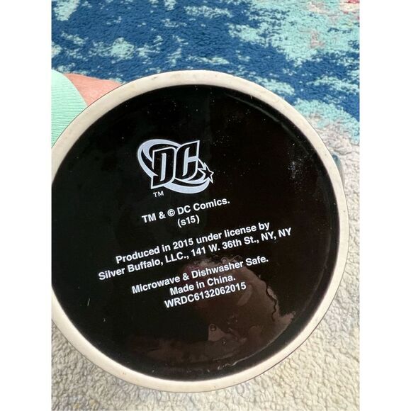 DC Comics 2015 Coffee Cup - Picture 2 of 3